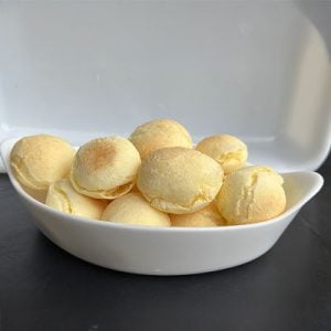Pão de Queijo - tradicional e recheado